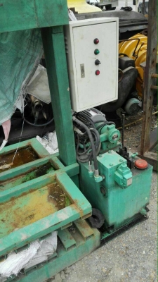 Sale>> แท่นอัดไฮดรอลิค มีชุดส่งกำลังและคอนโทรลไฮดรอลิคมือโยก สั่งประกอบใหม่ พร้อมใช้งานครับ!!