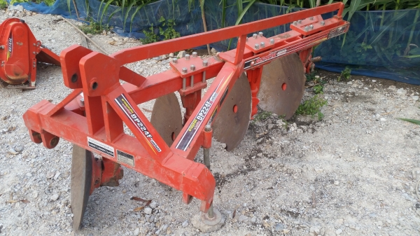 KUBOTA  L 4708 SP (4WD)  2 เพลา   สภาพใหม่สวยๆ   ชั่วโมงใช้   งานน้อย  สีเดิมทั้งคัน  พร้อมชุดใบมีดดันหน้า  ผาน4