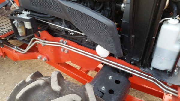 KUBOTA  L 4708 SP (4WD)  2 เพลา   สภาพใหม่สวยๆ   ชั่วโมงใช้   งานน้อย  สีเดิมทั้งคัน  พร้อมชุดใบมีดดันหน้า  ผาน4