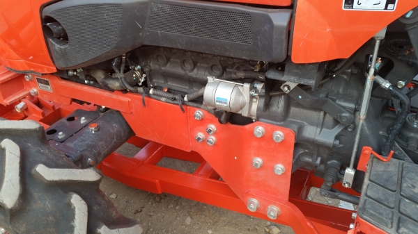 KUBOTA  L 4708 SP (4WD)  2 เพลา   สภาพใหม่สวยๆ   ชั่วโมงใช้   งานน้อย  สีเดิมทั้งคัน  พร้อมชุดใบมีดดันหน้า  ผาน4