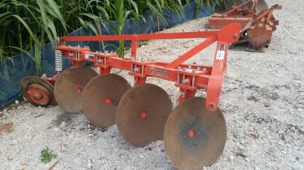 KUBOTA  L 4708 SP (4WD)  2 เพลา   สภาพใหม่สวยๆ   ชั่วโมงใช้   งานน้อย  สีเดิมทั้งคัน  พร้อมชุดใบมีดดันหน้า  ผาน4