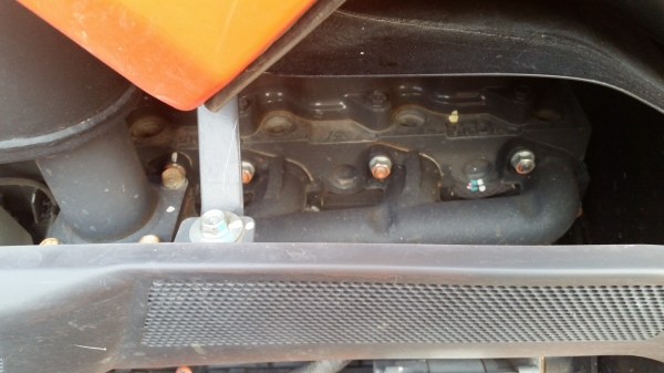 KUBOTA  L 4708 SP (4WD)  2 เพลา   สภาพใหม่สวยๆ   ชั่วโมงใช้   งานน้อย  สีเดิมทั้งคัน  พร้อมชุดใบมีดดันหน้า  ผาน4