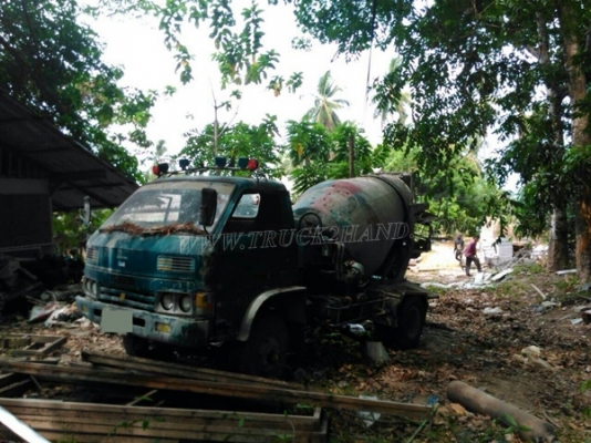 รถโม่ปูน 6 ล้อ ISUZU  ปีจดทะเบียน 2530   110 แรงม้า