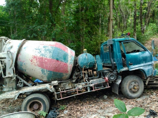 รถโม่ปูน 6 ล้อ ISUZU  ปีจดทะเบียน 2530   110 แรงม้า