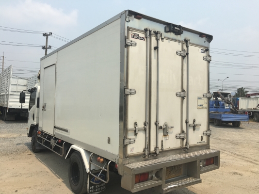 6ล้อตู้เย็นISUZU/NPR150HP 6ล้อตู้เย็นISUZU/NPR150HP