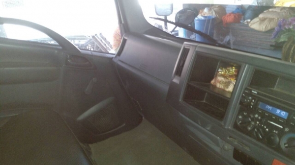 ขาย 6 ล้อ อีซูซุ NPR 150 แรง ปี 56 ยาว 5 ม. วิ่งน้อย 3x,xxx  สภาพสวยจัด พร้อมใช้  จัดแนนท์ได้ครับ สนใจติดต่อ 081-9420141  ,  081-5715326