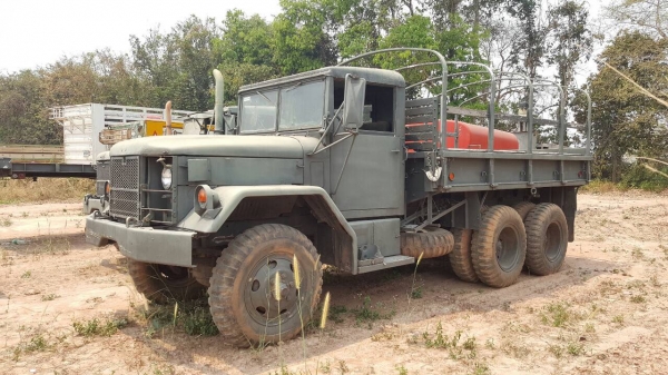 ขาย 10 ล้อ 3 เพลา GMC สภาพสวยใช้งานได้ปกติ เครื่อง 260 แรงม้า คัสซีสวยตลอดเส้น พวงมาลัยซ้าย ทะเบียนครบพร้อมโอน