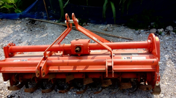 ขายรถไถคูโบต้า  KUBOTA   L 3608SP พร้อมชุดใบมีดดันหน้าใหม่