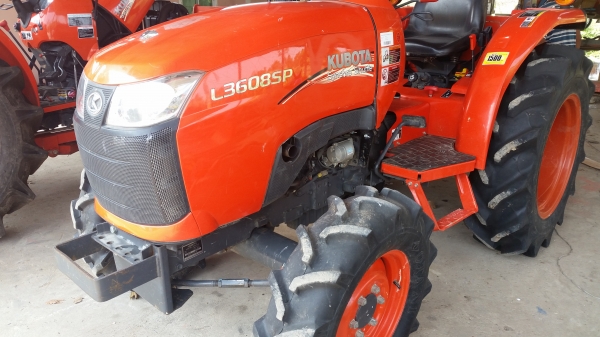ขายรถไถคูโบต้า  KUBOTA   L 3608SP พร้อมชุดใบมีดดันหน้าใหม่