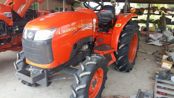 ขายรถไถคูโบต้า  KUBOTA   L 3608SP พร้อมชุดใบมีดดันหน้าใหม่
