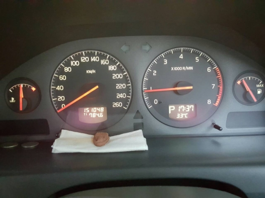 VOLVO S60 ปี2003 ใช้น้อย เกียรออโต้ แอรเย็น พร้อมใช้งาน