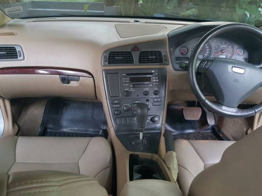 VOLVO S60 ปี2003 ใช้น้อย เกียรออโต้ แอรเย็น พร้อมใช้งาน