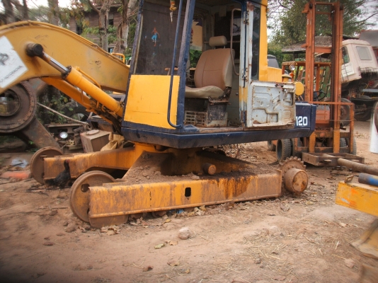 ขายซากแม็คโคร โคมัตสุ PC120-3 ต้องการชิ้นไหนตัดให้ทันที ราคาแล้วแต่ชิ้น