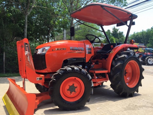 ขายรถไถ Kubota L3608(4WD) พร้อมใบมีดและผานพรวนช้าง รถสวยพร้อมใช้งาน