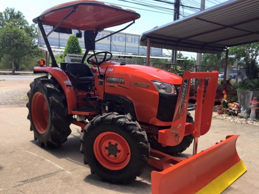 ขายรถไถ Kubota L3608(4WD) พร้อมใบมีดและผานพรวนช้าง รถสวยพร้อมใช้งาน