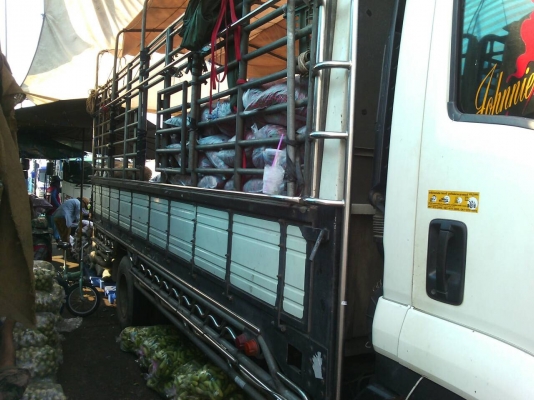 ขาย 6 ล้อ อีซูซุ FRR 210 แรง ปี 53 ยาว 5.5 ม.  สภาพเดิมดี พร้อมใช้  จัดแนนท์ได้ครับ สนใจติดต่อ 081-9420141  ,  081-5715326