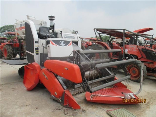 รถเกี่ยวนวดข้าว DC 70 รถปี 57 576 ชั่วโมง