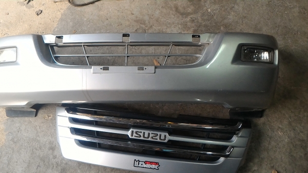 ชุดกันจังและกันชนหน้ารถ ISUZU รุ่น D - MAX มีไฟตัดหมอกในตัว