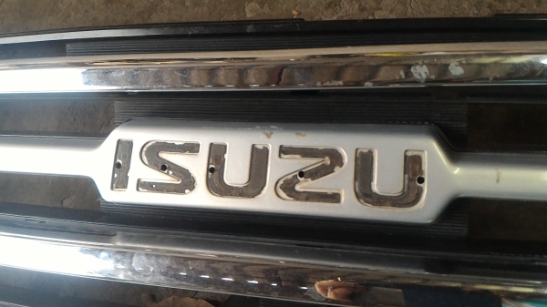ชุดกันจังและกันชนหน้ารถ ISUZU รุ่น D - MAX มีไฟตัดหมอกในตัว