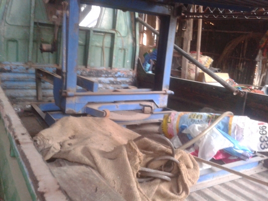 ขายรถยนต์ 4ล้อกลางพร้อมรางขึ้นข้าวโพด