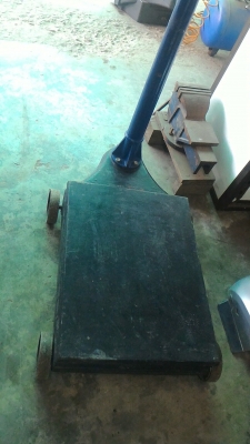 เครื่องชั่งน้ำหนักดิจิตอล BA WANG รับน้ำหนักได้ถึง 300 กก. ความละเอียด 100 กรัม โครงสร้างแข็งแรง มีล้อเลื่อนเคลื่อนย้ายได้