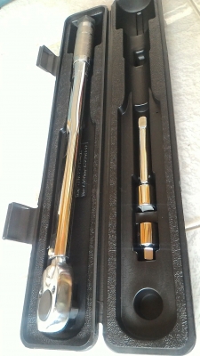 ประแจวัดแรงบิด STAR ขนาดข้อต่อสวม 1/2 นิ้ว ตัวยาว 48 ซม. เหล็กปลอดสนิมเกรด CR-V วัดแรงบิดของการขันน็อตได้สูง