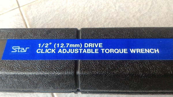 ประแจวัดแรงบิด STAR ขนาดข้อต่อสวม 1/2 นิ้ว ตัวยาว 48 ซม. เหล็กปลอดสนิมเกรด CR-V วัดแรงบิดของการขันน็อตได้สูง
