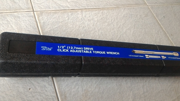 ประแจวัดแรงบิด STAR ขนาดข้อต่อสวม 1/2 นิ้ว ตัวยาว 48 ซม. เหล็กปลอดสนิมเกรด CR-V วัดแรงบิดของการขันน็อตได้สูง
