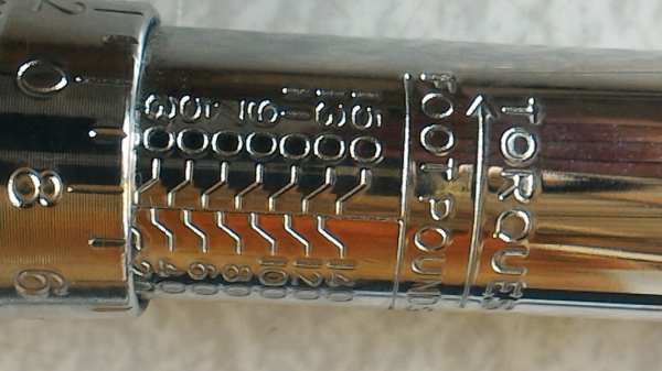 ประแจวัดแรงบิด STAR ขนาดข้อต่อสวม 1/2 นิ้ว ตัวยาว 48 ซม. เหล็กปลอดสนิมเกรด CR-V วัดแรงบิดของการขันน็อตได้สูง