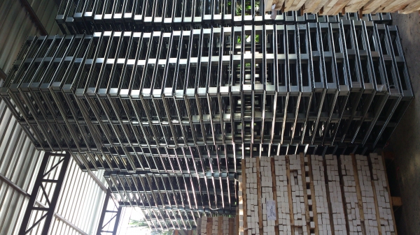 ขายพาเลทเหล็กจำนวนมาก