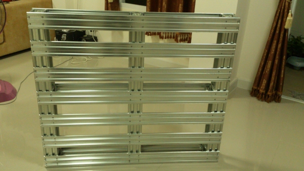 ขายพาเลทเหล็กจำนวนมาก