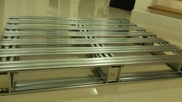 ขายพาเลทเหล็กจำนวนมาก