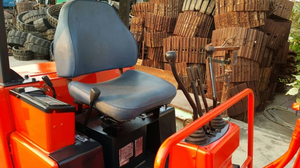 ขาย รถขุด KUBOTA รุ่น KX012 มือสองญี่ปุ่น แทรกยางใหม่เอี่ยม สลักแน่น พร้อมใช้งาน ความกว้างของรถ ขับขึ้นรถปิคอัพได้ มือถือ/LINE ID : 0818753444