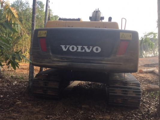 ขายดาวน์รถแบคโฮ VOLVO EC210B สวยๆเดิมๆ4พันกว่าชั่วโมง สนใจโทร 081-970-1072