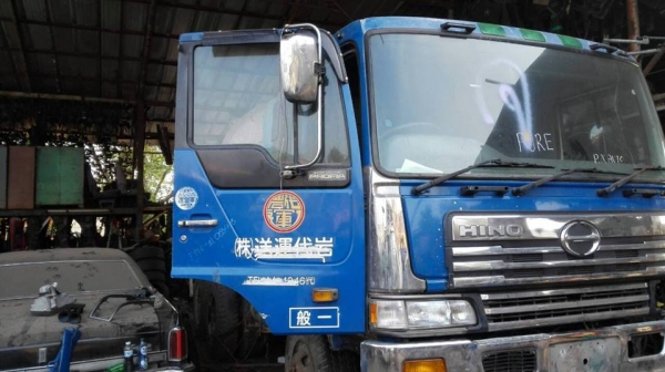 ขายรถ10ล้อโม่ปูน2เพลา HINO เปอร์เซีย 260 ช่วงล่างZM โม่7คิว แชชซีสวย โม่ตรง เบรคแห้ง ยางดี เอกสารเล่มทะเบียนครบ พร้อมวิ่งงาน