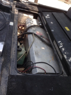 ขายเรือแบสDYNY-TRAK สวยๆ18ฟุต กว้าง210ซ.ม เครื่องเมอเคอรี่150แน่นๆ มีห้องขังเหยื่อเป็น ถังน้ำมันสแตนเลสสวยๆ เรือกว้างพิเศษ210ซ.ม รับรองไม่โคลง ผ้าใบเปลี่ยนใหม่ให้เทเล่อร์ไปด้วย ขาย 190000 บาท