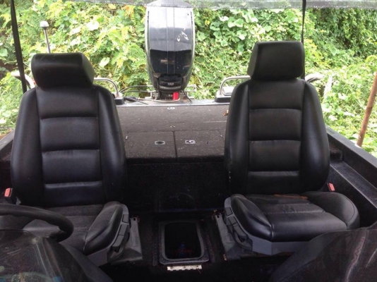 ขายเรือแบสDYNY-TRAK สวยๆ18ฟุต กว้าง210ซ.ม เครื่องเมอเคอรี่150แน่นๆ มีห้องขังเหยื่อเป็น ถังน้ำมันสแตนเลสสวยๆ เรือกว้างพิเศษ210ซ.ม รับรองไม่โคลง ผ้าใบเปลี่ยนใหม่ให้เทเล่อร์ไปด้วย ขาย 190000 บาท