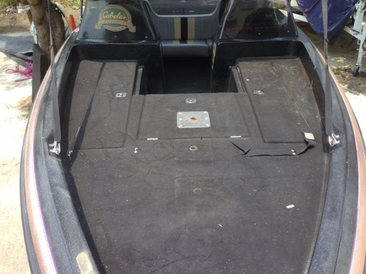 ขายเรือแบสDYNY-TRAK สวยๆ18ฟุต กว้าง210ซ.ม เครื่องเมอเคอรี่150แน่นๆ มีห้องขังเหยื่อเป็น ถังน้ำมันสแตนเลสสวยๆ เรือกว้างพิเศษ210ซ.ม รับรองไม่โคลง ผ้าใบเปลี่ยนใหม่ให้เทเล่อร์ไปด้วย ขาย 190000 บาท