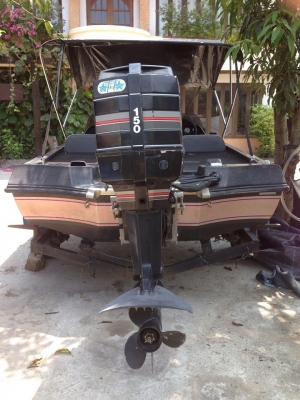 ขายเรือแบสDYNY-TRAK สวยๆ18ฟุต กว้าง210ซ.ม เครื่องเมอเคอรี่150แน่นๆ มีห้องขังเหยื่อเป็น ถังน้ำมันสแตนเลสสวยๆ เรือกว้างพิเศษ210ซ.ม รับรองไม่โคลง ผ้าใบเปลี่ยนใหม่ให้เทเล่อร์ไปด้วย ขาย 190000 บาท