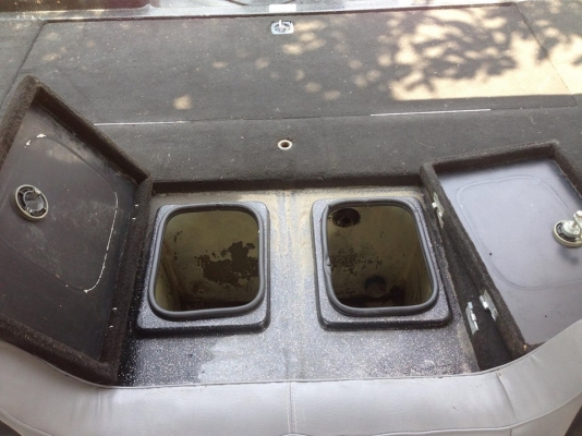 ขายเรือแบสDYNY-TRAK สวยๆ18ฟุต กว้าง210ซ.ม เครื่องเมอเคอรี่150แน่นๆ มีห้องขังเหยื่อเป็น ถังน้ำมันสแตนเลสสวยๆ เรือกว้างพิเศษ210ซ.ม รับรองไม่โคลง ผ้าใบเปลี่ยนใหม่ให้เทเล่อร์ไปด้วย ขาย 190000 บาท