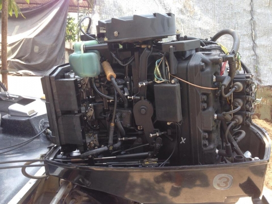 ขายเรือแบสDYNY-TRAK สวยๆ18ฟุต กว้าง210ซ.ม เครื่องเมอเคอรี่150แน่นๆ มีห้องขังเหยื่อเป็น ถังน้ำมันสแตนเลสสวยๆ เรือกว้างพิเศษ210ซ.ม รับรองไม่โคลง ผ้าใบเปลี่ยนใหม่ให้เทเล่อร์ไปด้วย ขาย 190000 บาท