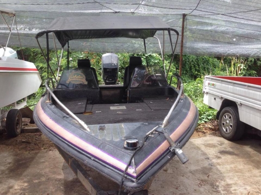 ขายเรือแบสDYNY-TRAK สวยๆ18ฟุต กว้าง210ซ.ม เครื่องเมอเคอรี่150แน่นๆ มีห้องขังเหยื่อเป็น ถังน้ำมันสแตนเลสสวยๆ เรือกว้างพิเศษ210ซ.ม รับรองไม่โคลง ผ้าใบเปลี่ยนใหม่ให้เทเล่อร์ไปด้วย ขาย 190000 บาท