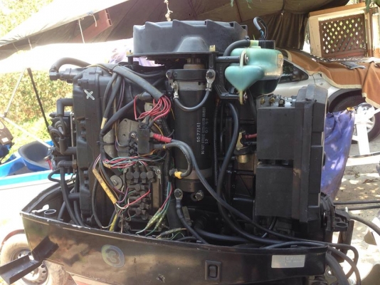 ขายเรือแบสDYNY-TRAK สวยๆ18ฟุต กว้าง210ซ.ม เครื่องเมอเคอรี่150แน่นๆ มีห้องขังเหยื่อเป็น ถังน้ำมันสแตนเลสสวยๆ เรือกว้างพิเศษ210ซ.ม รับรองไม่โคลง ผ้าใบเปลี่ยนใหม่ให้เทเล่อร์ไปด้วย ขาย 190000 บาท