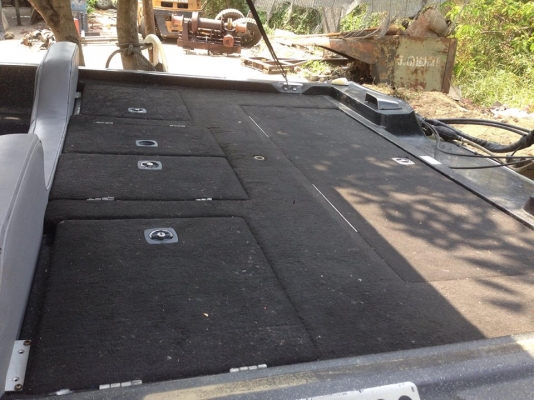 ขายเรือแบสDYNY-TRAK สวยๆ18ฟุต กว้าง210ซ.ม เครื่องเมอเคอรี่150แน่นๆ มีห้องขังเหยื่อเป็น ถังน้ำมันสแตนเลสสวยๆ เรือกว้างพิเศษ210ซ.ม รับรองไม่โคลง ผ้าใบเปลี่ยนใหม่ให้เทเล่อร์ไปด้วย ขาย 190000 บาท