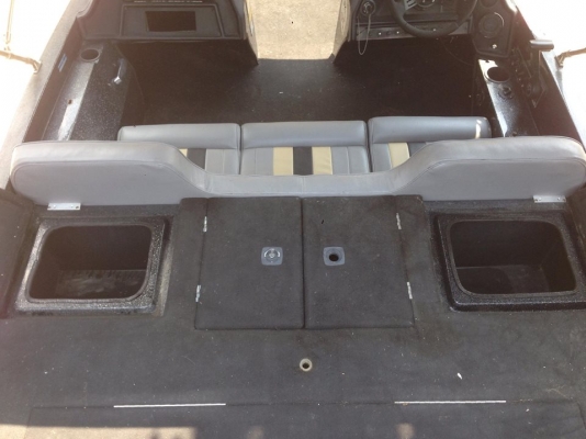 ขายเรือแบสDYNY-TRAK สวยๆ18ฟุต กว้าง210ซ.ม เครื่องเมอเคอรี่150แน่นๆ มีห้องขังเหยื่อเป็น ถังน้ำมันสแตนเลสสวยๆ เรือกว้างพิเศษ210ซ.ม รับรองไม่โคลง ผ้าใบเปลี่ยนใหม่ให้เทเล่อร์ไปด้วย ขาย 190000 บาท