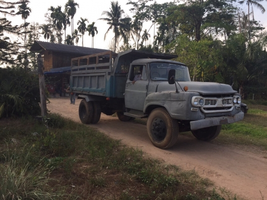 ขายรถ6ล้อหัวยาวดั้มพ์ ISUZU 1664902 เครื่อง 125แรงม้า ปี20 สนใจโทร 081-970-1072