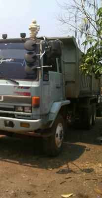 ขาย สิบล้อ อีซูชุ 240นางฟ้าแท้ ดั้มสามมิต สภาพดีสวยเดิมๆพร้อมใช้งาน ราคาเบาๆ 485,000บ (ไม่มีเล่มทะเบียน) มีใบซื้อขายให้ ครับ