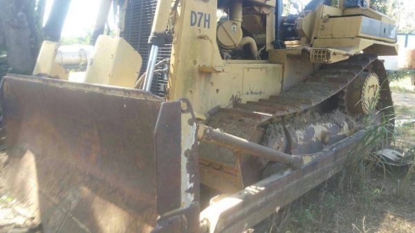 ขายด่วนครับ รถเกรด CATERPILLAR D7H เอกสารเล่มทะเบียน พร้อมใจงาน ครับ