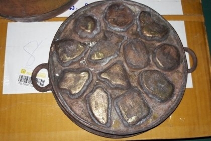 ขายบ็อกทำขนมทำจากทองเหลืองทั้งตัวงานเก่าๆสภาพดี งานดี ขายบ็อกทำขนมทำจากทองเหลืองทั้งตัวงานเก่าๆสภาพดี งานดี