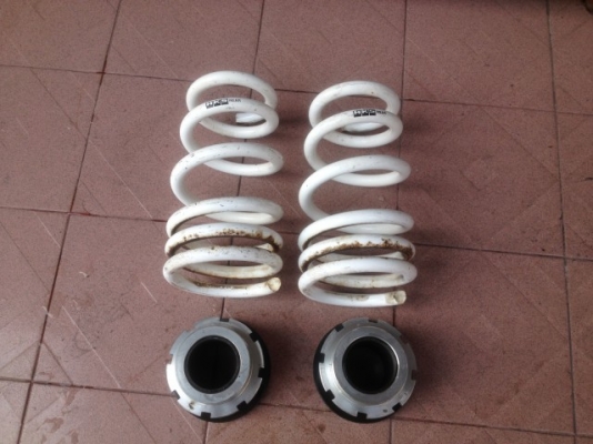 สปริงหลังเเต่ง HKS พร้อมตัวกดสปริงเก่าญี่ปุ่นแท้ไม่ทราบรุ่นยกชุด